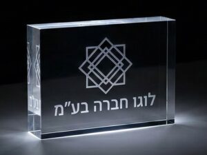 חריטה בלייזר על פרספקס